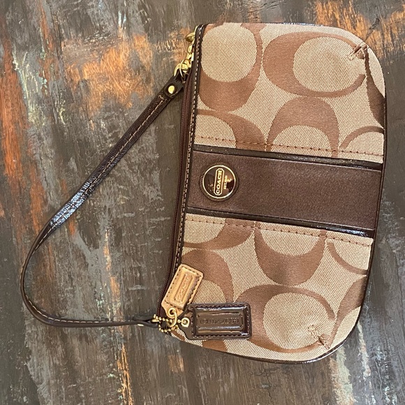 Coach clutch purse/mini purse. Tan - Picture 1 of 8